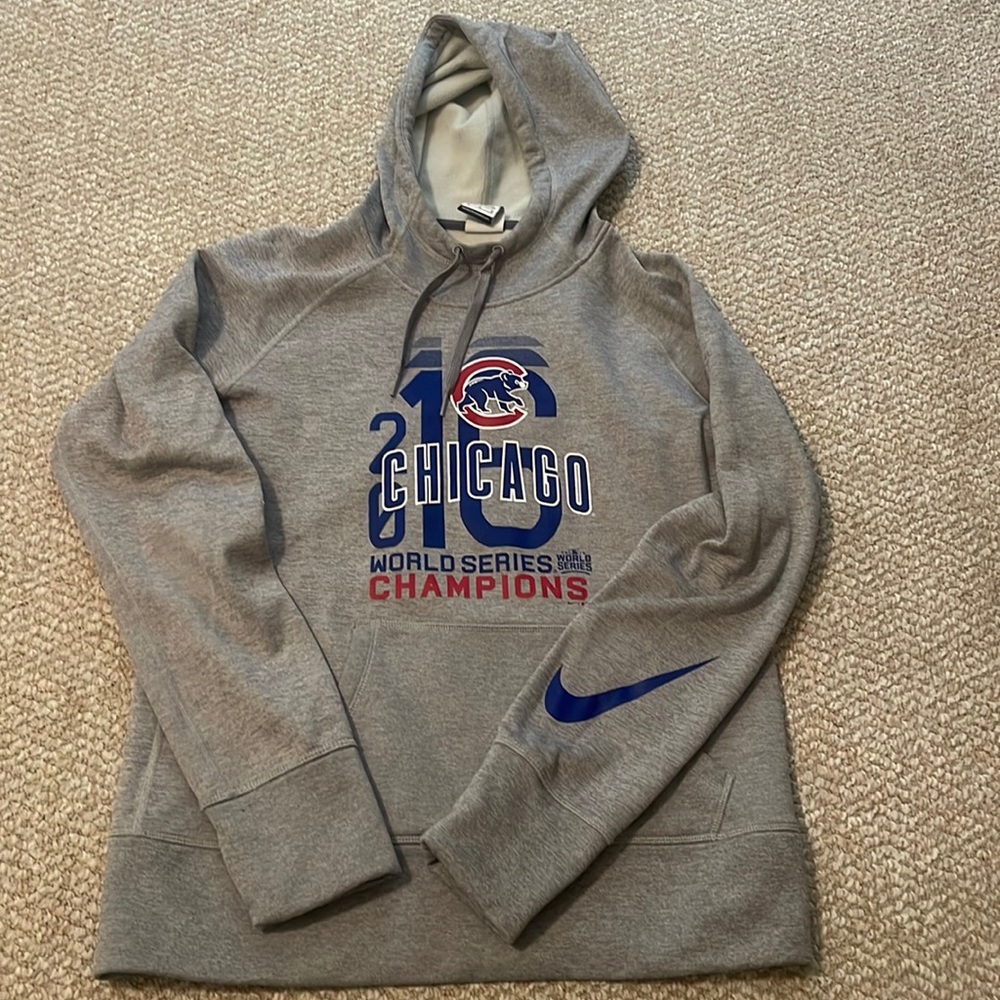 Chicago Cubs Nike Sweatshirt - Cowl Neck - Thumb Holes - 100% Polyester - Size M
